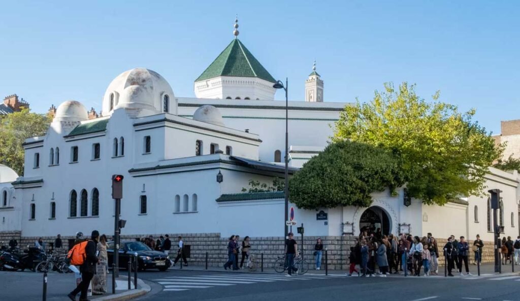 المساجد في باريس وأماكن الصلاة