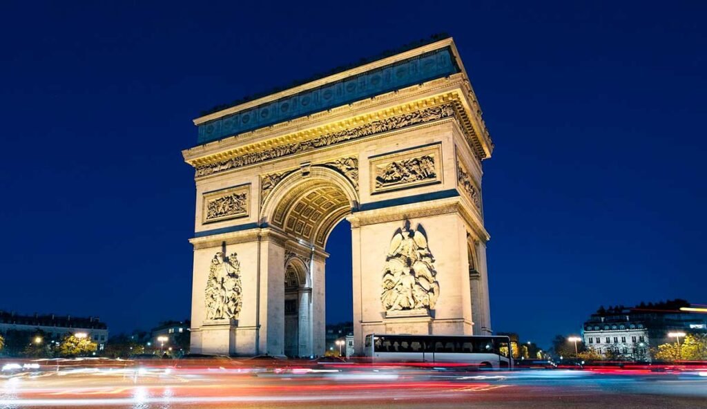 قوس النصر في باريس | رمز البطولة والفخر الفرنسي